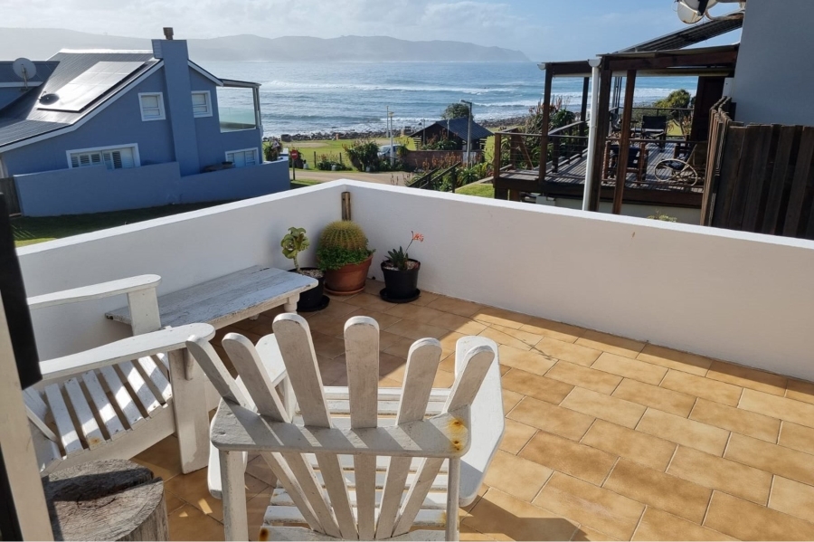 4 Bedroom Property for Sale in Buffalo Bay Western Cape